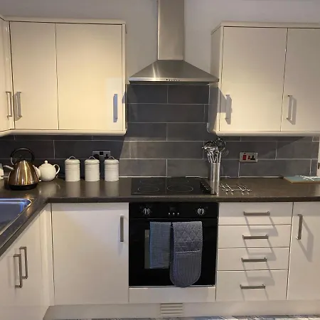 Modern 2 Bedroom Ground Floor With Parking Centre * Ripon
