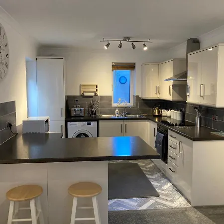 Modern 2 Bedroom Ground Floor With Parking Centre * Ripon
