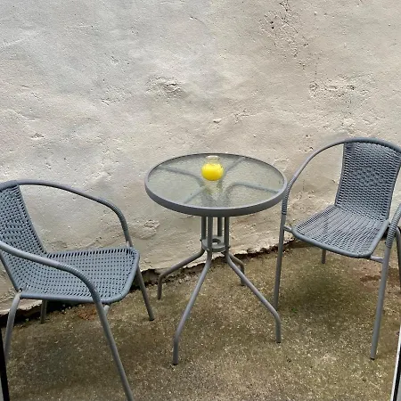아파트 Modern 2 Bedroom Ground Floor With Parking Centre *